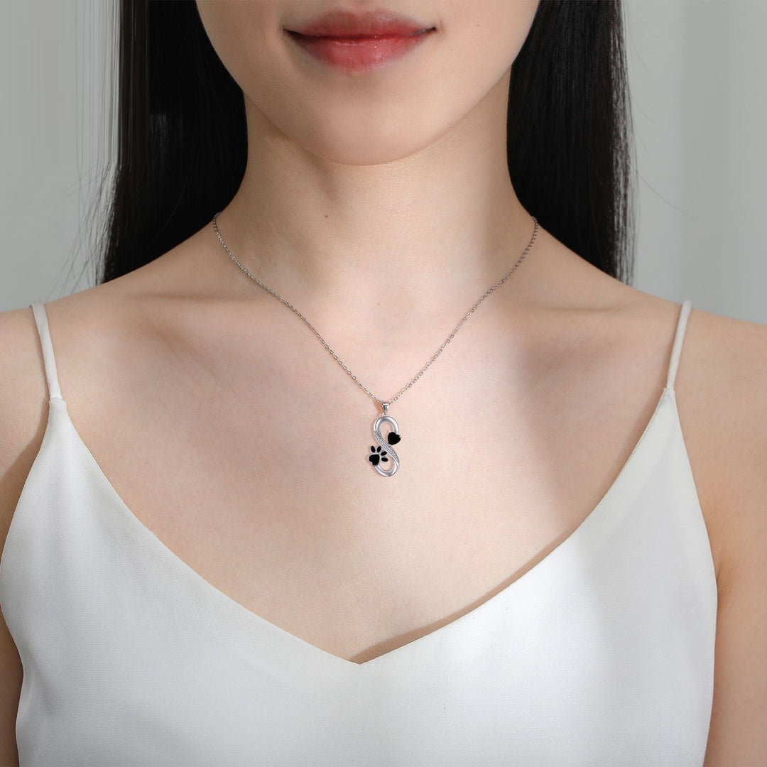 Collar de Corazón y Patrón de Amor Infinito con Pata